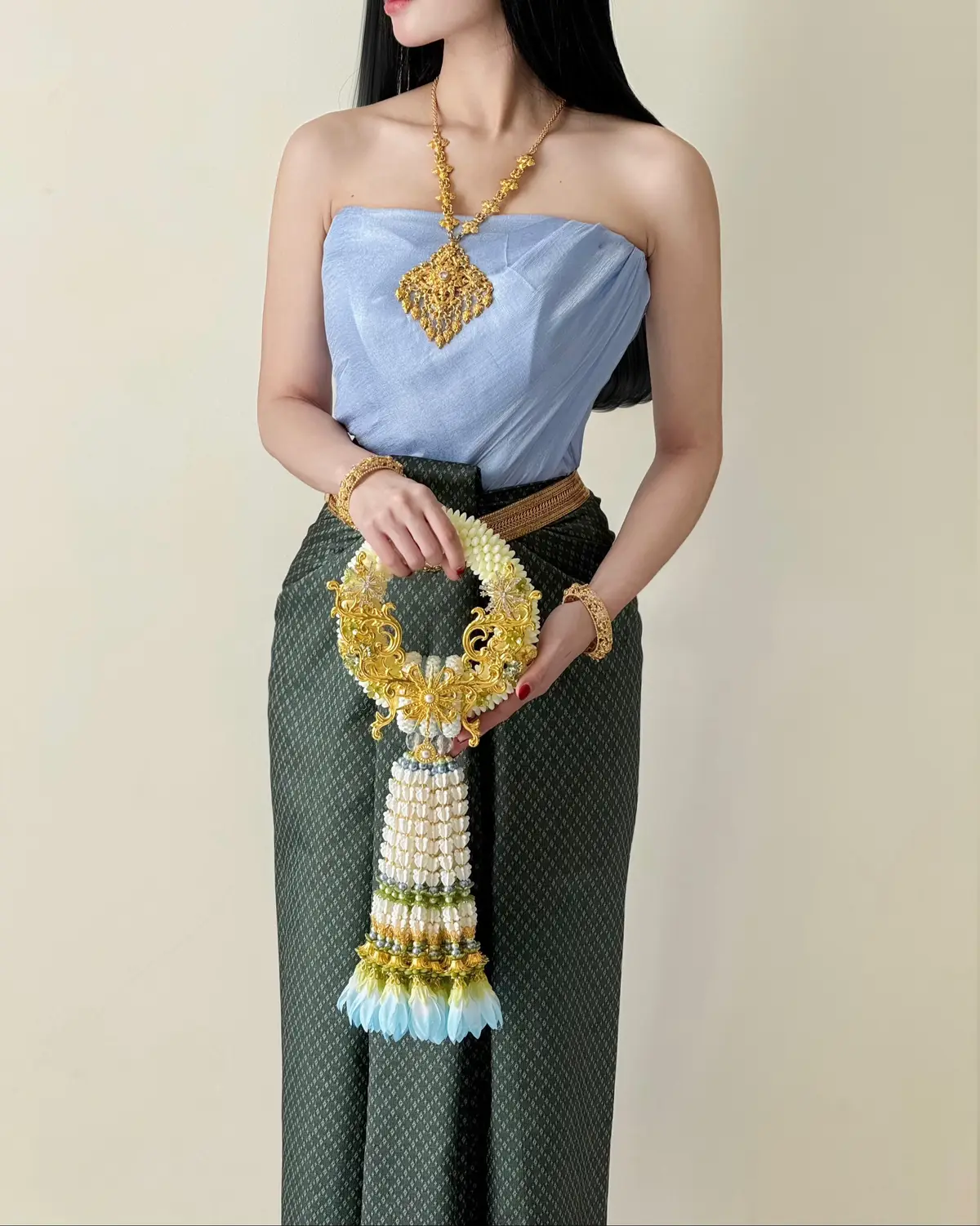 ផ្កាសម្រាប់ថត Pre-wedding រឺក៏ថតម៉ូតជាមួយនិងសម្លៀកបំពាក់ប្រពៃណីខ្មែរ រចនាបថម៉ូតថ្មីសម្រាប់រដូវកាលថ្មី។ #lejardin #lejardinfloral #khmerstyle 