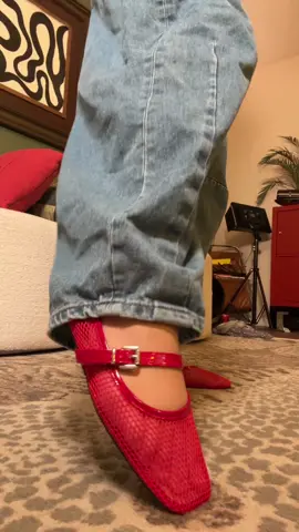 I need them in green too 🤩 would you wear these? 