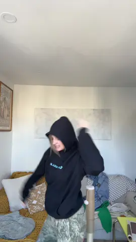 i had to get the midday zoomies out 