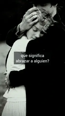 Sabes lo que significa abrazar? Abrazar a alguien significa rodearlo con los brazos en señal de afecto, consuelo, cariño o apoyo. Pero más allá del gesto físico, abrazar puede tener un significado emocional profundo. #frases #reflexion #ezeloboo #amor #abrazo 