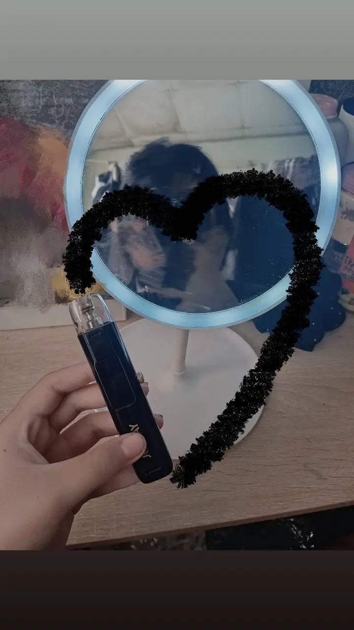 cho em xinloii nhé! Xinloii vì đã để anh gặp một người không xứng đáng như em. Xinloii vì đã để anh phải chịu những tổn thương không đáng có. Khi anh mệt đáng lẽ em nên là chỗ dựa, nhưng em lại chỉ biết giận dỗi, trách móc vô cớ. Xinloii vì đã bước vào cuộc đời anh và mang đến nhiều nỗi buồn hơn là hạnh phúc..