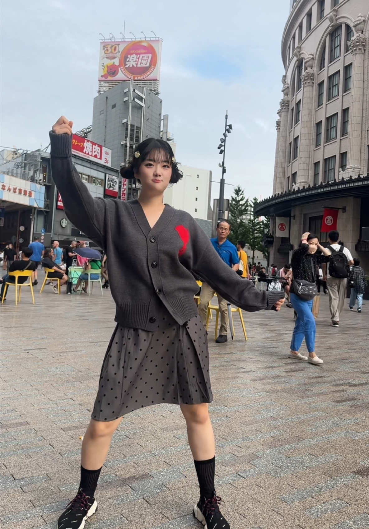 뒤에 일본 아저씨 오하요고자이마스