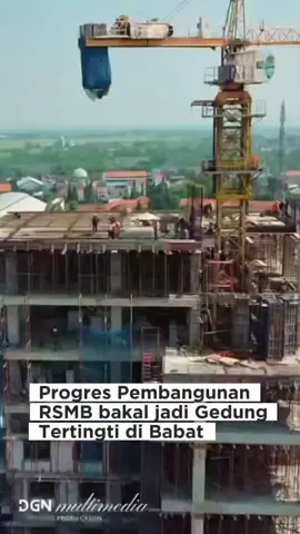 Tampak aktivitas kontruksi dalam proses pembangunan Rumah Sakit Muhammadiyah Babat, Lamongan. Pembangunan gedung dengan 8 lantai ini akan menjadi gedung tertinggi di Kota Babat. 📹@dgn_multimedia  #infobabat #lamongan