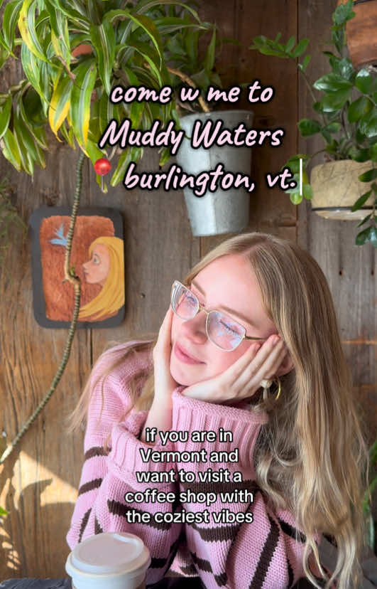one of the coziest stops I made on my visual bucket list trip to Vermont was this coffee shop in Burlington. Come with me to Muddy Waters! 🤎☕️ #vermonttravel #burlingtonvt #muddywaterscoffee #visuallyimpaired #localbusiness 