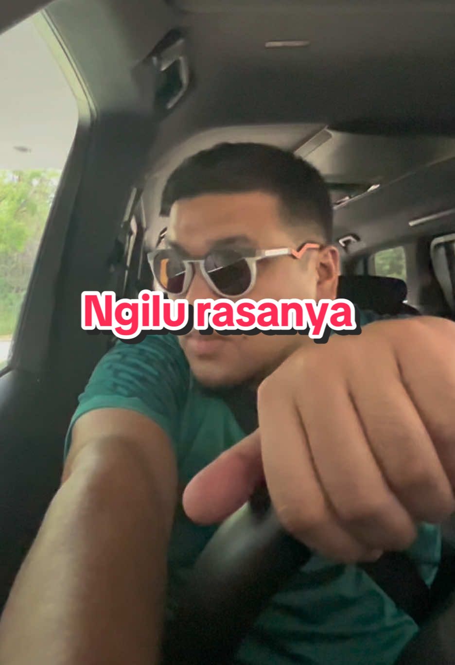 Kenapa kan tu ah? Ngilu bah rasanya.