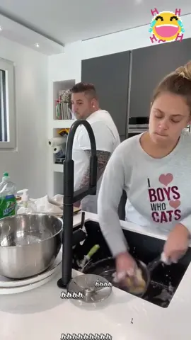 Happy family😂#scareprank#scared #funny#funnyvideos#funnyfamily #happy