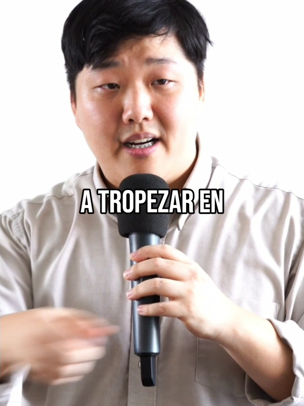 El llamado no es señalar al ciego, sino guiarlo a la luz de Jesús.  Que nuestra vida acerque, no aleje, a los demás de Cristo. #CristoEsLuz #FeConAmor #IglesiaViva #GraciaDeDios #pastordavidkim 