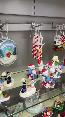 Ornaments de @Hallmark en @ArrochaPanamá  🎄🎅 #navidad #arrocha #panama #ornaments 