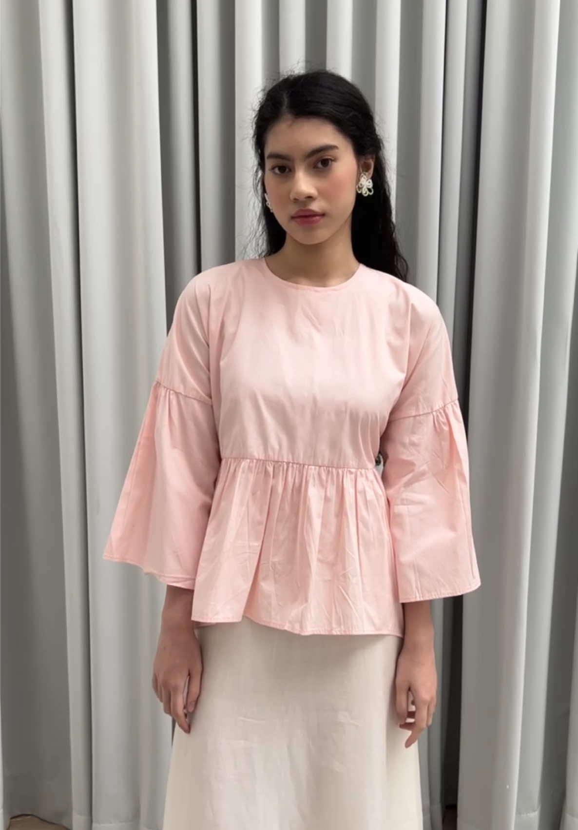 Zeinaa Blouse is perfectly cut to offer that flattering, comfortable oversized friendly fit you love #bwbyaz #outfitoftheday #outfitideas #outfitinspo 