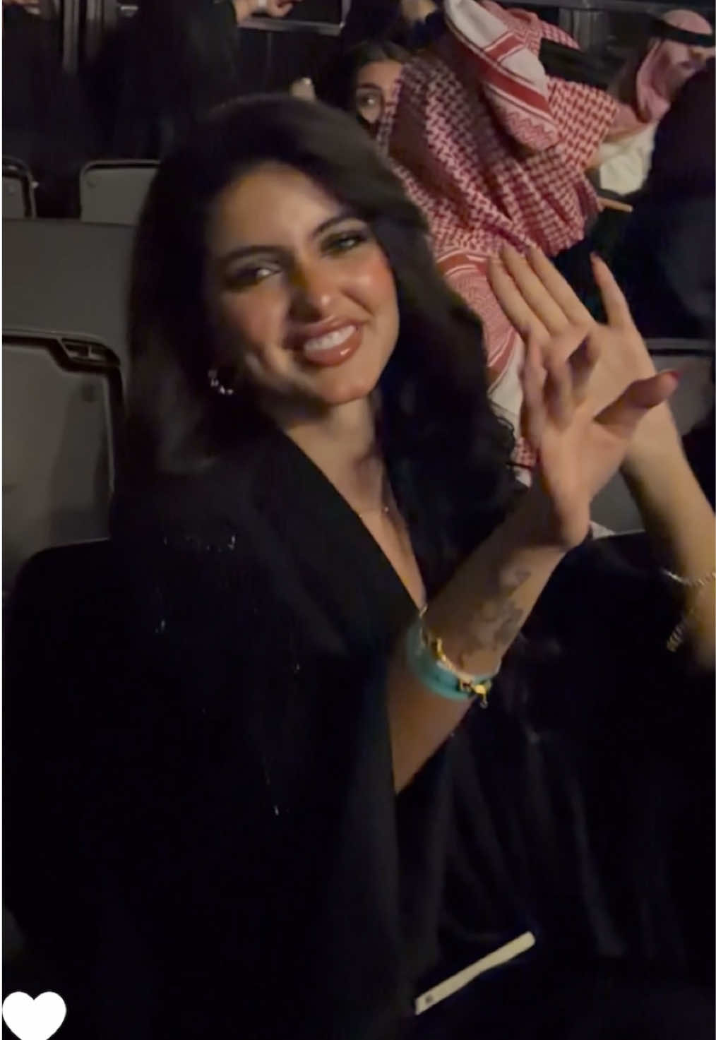 تفاعل ورقص جمهور موضي الشمراني الان في جدة 💃🤍 تصوير @لومي 📸  #اكسبلور #الشعب_الصيني_ماله_حل😂😂 #حفلات #fyp #foryoupage 