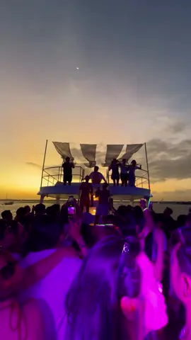 prank tmn mu dgn video mentahan party di boat tengah laut bali ini ..  #videomentahan #mentahanvideo #bali #pantaibali