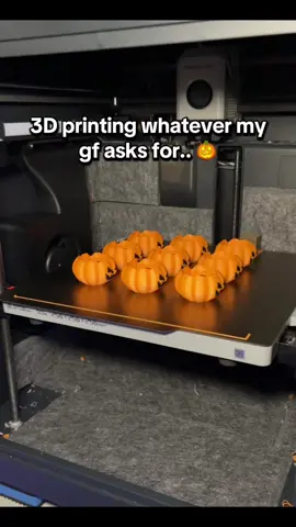 Why buy Halloween decorations for my gf when I can print them instead.. 🎃🐈‍⬛ #halloween #3dprinting #fidgettoys #asmr  #cat 