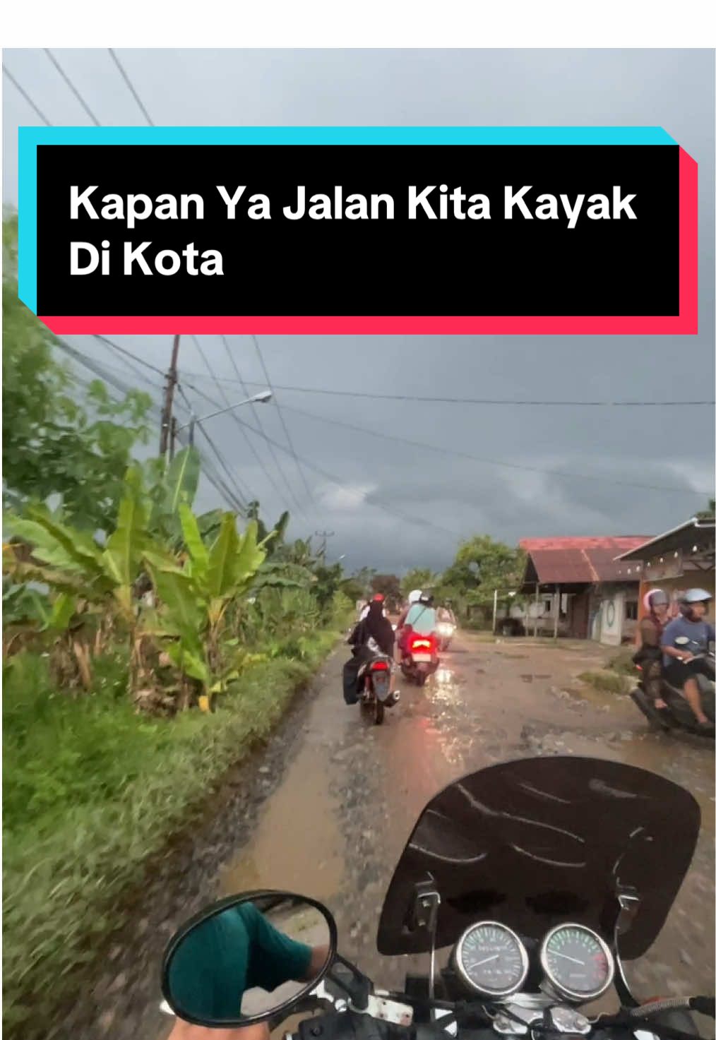 Kondisi Jalan Kiwi Kalau sudah Hujan #kuburaya #explore #desa 