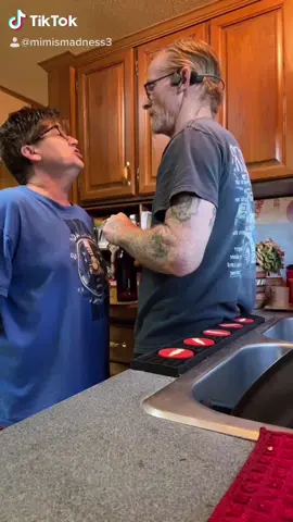 @LilRed #mimislounge #hornsacrossamerica 