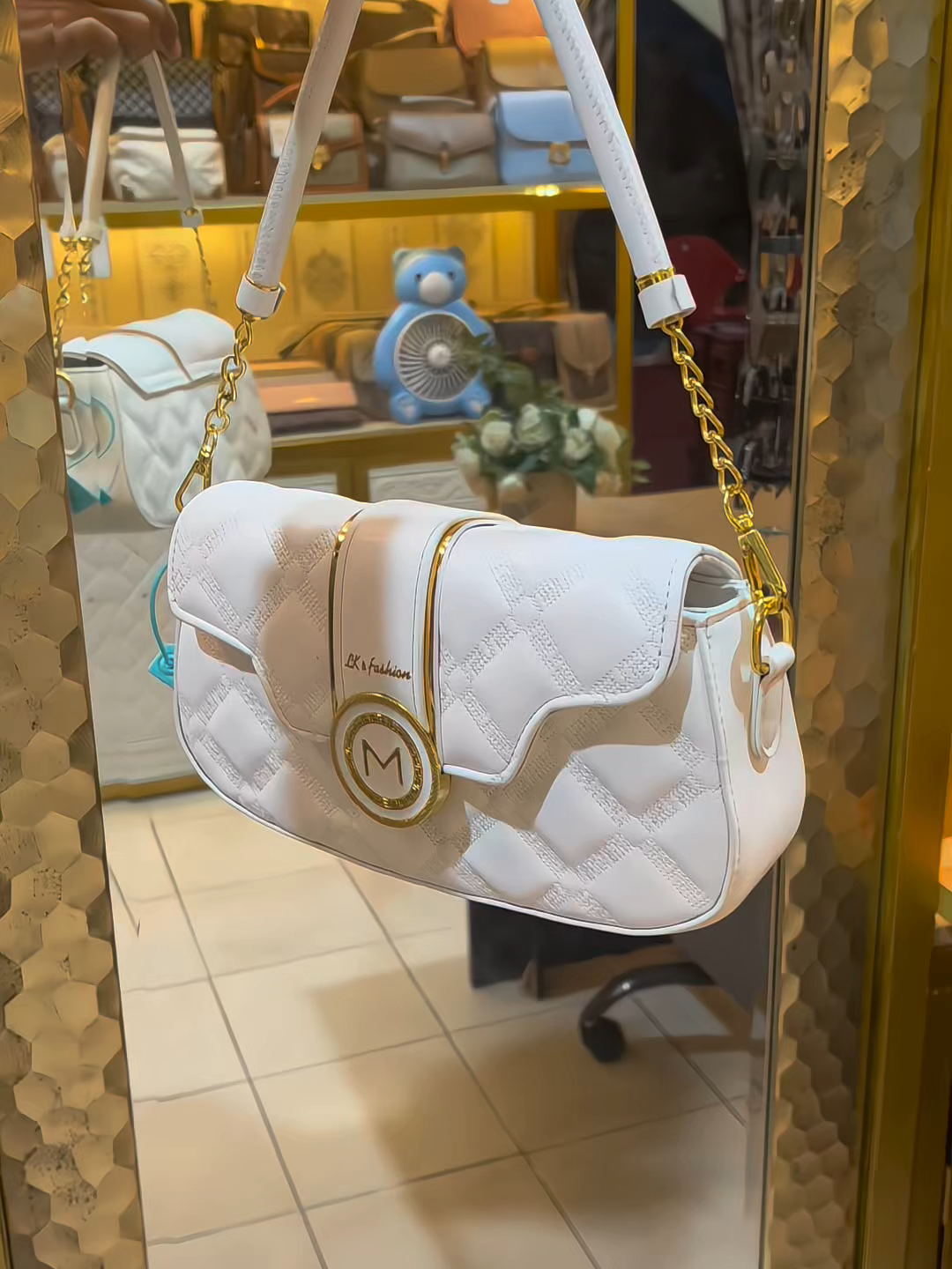 Pantes aja tas ini udah laku banyak di tiktok, soalnya udah murah masih nekat aja ngasih diskon #tasselempangwanita #shoulderbagwanita #handbagwanita #taswanitaelegan