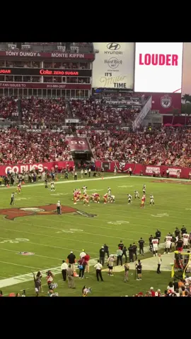 3rd down interception by @TampaBayBuccaneers this was an amazing game thanks for having me! #prominentdetail 