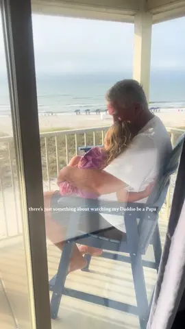 he’s the best🥹 she woke up & ran to find him #papa #dad #parentsoftiktok #thankful #relatable 