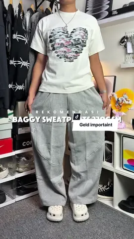 Perfect! Cuttingan, material, desain👌🏼 100/10 — #baggy #sweetpants #celana #sweetpantsbaggy #fyp 