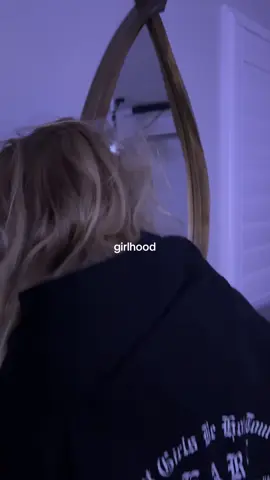 we’ve all been there #girlhood #girlproblems #sisters #oldersister #hotmess @unaestheticsurferpearlz 