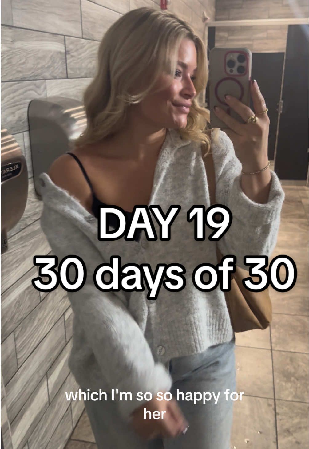 I love a Sunday funday 🩷 what's your favorite Sunday activity? #sunday #30 #dirty30 #dailyvlog #dayinmylife @Alani Nutrition @makeupforever @rhode skin @tarte cosmetics @NFL 