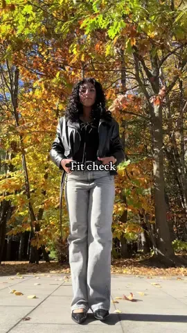 Aren’t the leaves so beautiful 🥰🥹 #fitcheck #fallfashion #outfitinspo #fypage #autumnfashion 