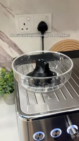 Pagi yang sempurna adalah pagi yang ditemani kopi ❤️ #RussellTaylors #applianceforeveryhome #homeappliances #ModernHomeAppliances #Coffee 