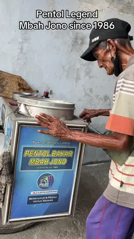 Alhamdulillah Mbah Jono masih sehat, masih bisa menjadi teman main anak-anak kecil dengan pentol celupnya yang khas. Beliau tetap semangat berjualan walau usianya sudah sepuh. Kurang lebih berjualan sejauh 5 km keliling diarea Takeran-Nguntoronadi Magetan. Mengayuh sepadah unto tuanya, panas hujan dilaluinya. sehat terus mbah
