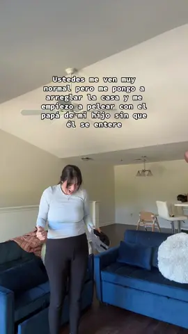 Encuentro gorras y medias por todos lados 🙂 #maternidad #familia #pareja #madreprimeriza #belenparada 