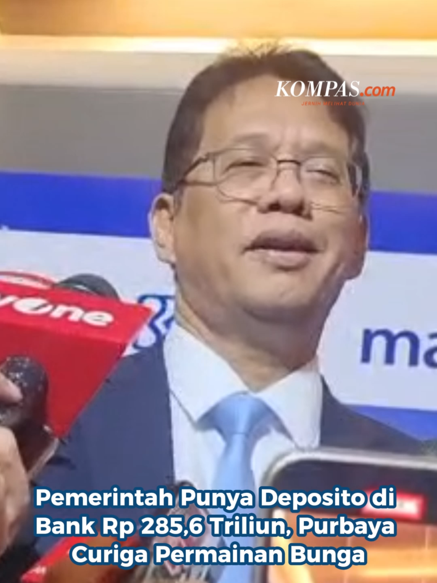 Menteri Keuangan Purbaya Yudhi Sadewa memastikan akan menginvestigasi uang pemerintah yang ditempatkan di perbankan dalam bentuk simpanan berjangka.  Berdasarkan data yang dia miliki, pemerintah memiliki simpanan berjangka di bank komersial sebanyak Rp 285,6 triliun per Agustus 2025. Jumlah tersebut meningkat signifikan dari posisi per Desember 2024 sebesar Rp 204,2 triliun.  Purbaya mencurigai ada permainan bunga terkait penempatan dana tersebut di perbankan. Penulis: Isna Rifka Sri Rahayu, Aprillia Ika Kreatif: Nabilla Mutiara  Produser: Elizabeth Ayudya Ratna Rininta + #PurbayaYudhiSadewa #Deposito #Peristiwa ##Cut