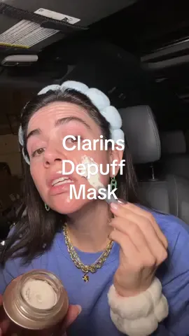 This depuffing mask by @Clarins USA @Clarins Official is magic! Perfect for those days you don’t feel your best! #clarins #depuffmask #clarinsskincare #skincaretip 