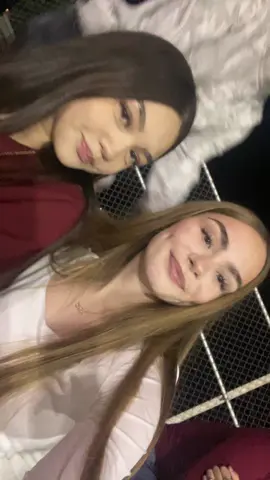 so cuteee @𝓁ℯ𝒾𝓁𝒾𝒶 #bestfriends 