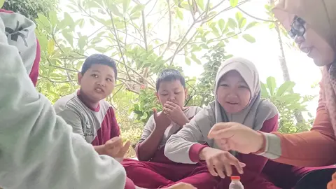 sukses & bahagia selalu nak kanak tercyg 🥰