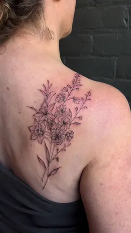 lots of goodies in here, have been loving the more detailed pieces i’ve had the opportunity to create 🤍 #tattoos #floraltattoos #finelinetattoos #tattooartist 