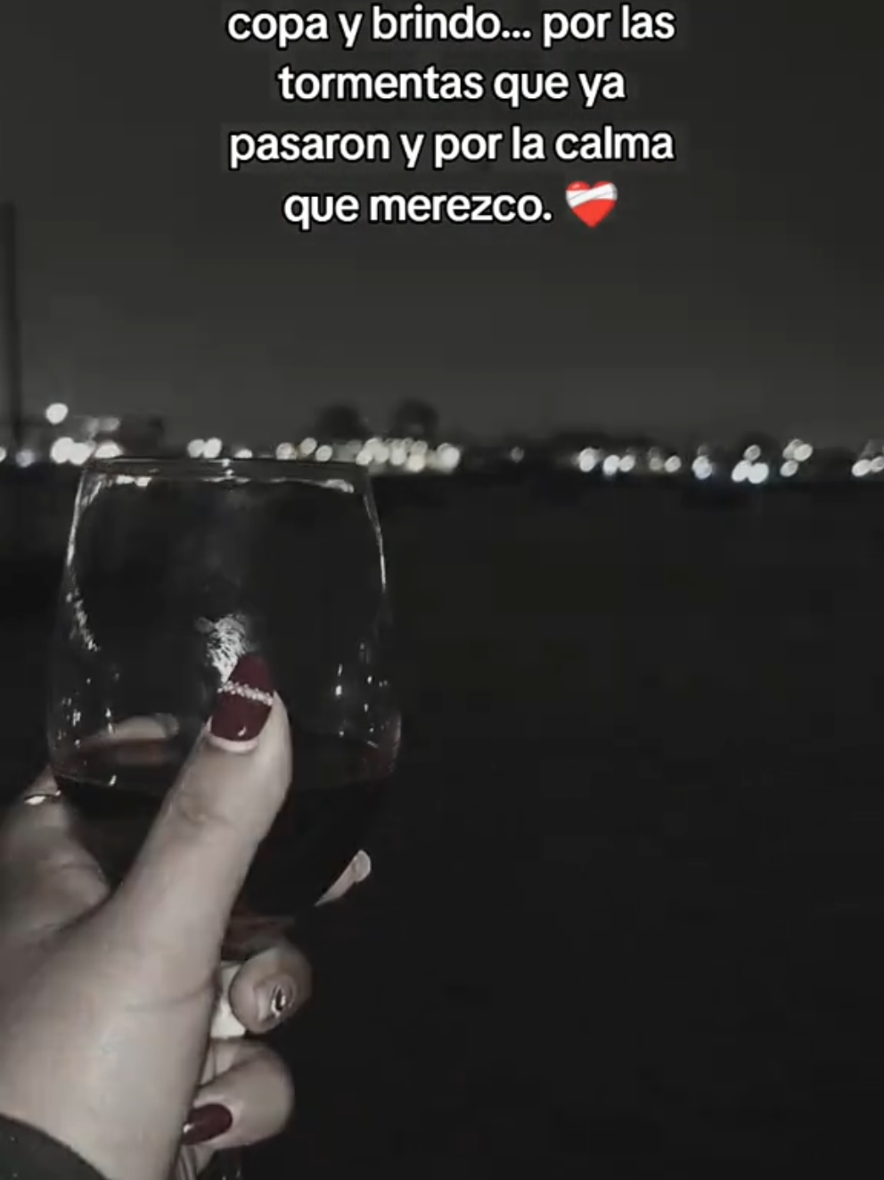 Frente al mar ...🍷🫰🏻 #mar #yate #fyp #octubre #GlowUp 
