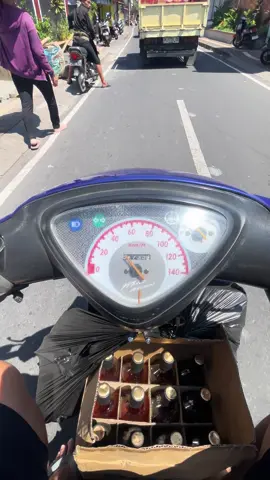 Moly bawa es teh tanpa gula dulu #yamahamio #yamahamioindonesia #mio #sheilaon7 #fyp 