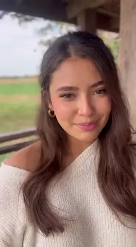 Ela é simples e encantadora! 🌻 #InteriorCharm #SigaEla