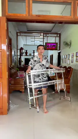 Kệ chén trên bồn