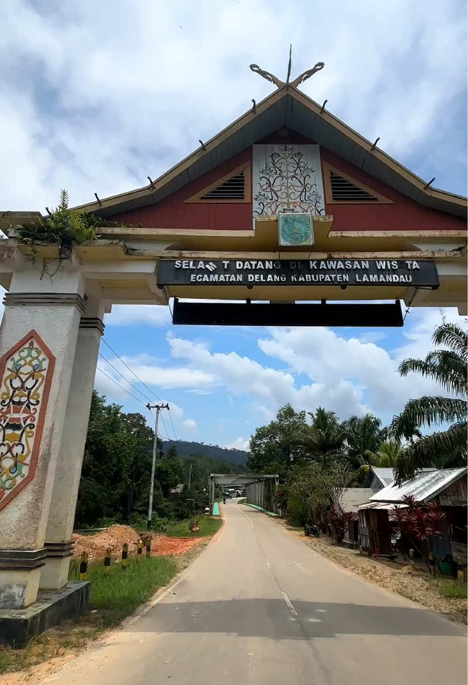 Edisi liburan ke #seisetongah sembari menikmati indahnya alam #kalimantan sepanjang jalan menuju wisata alam yang selalu ramai di saat weekend maupun akhir tahun dan selalu#fyp #foryou #CapCut 