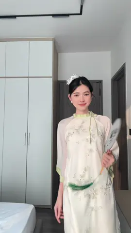 Phần 33: Thử thách mặc 200 chiếc áo dài tới Tết. Gặp một chiếc áo dài vừa xinh vừa duyên dáng by @Áo dài Ngơ #TikTokAwardsVN #xuhuong #aodaitet #aodai #aodaingo 