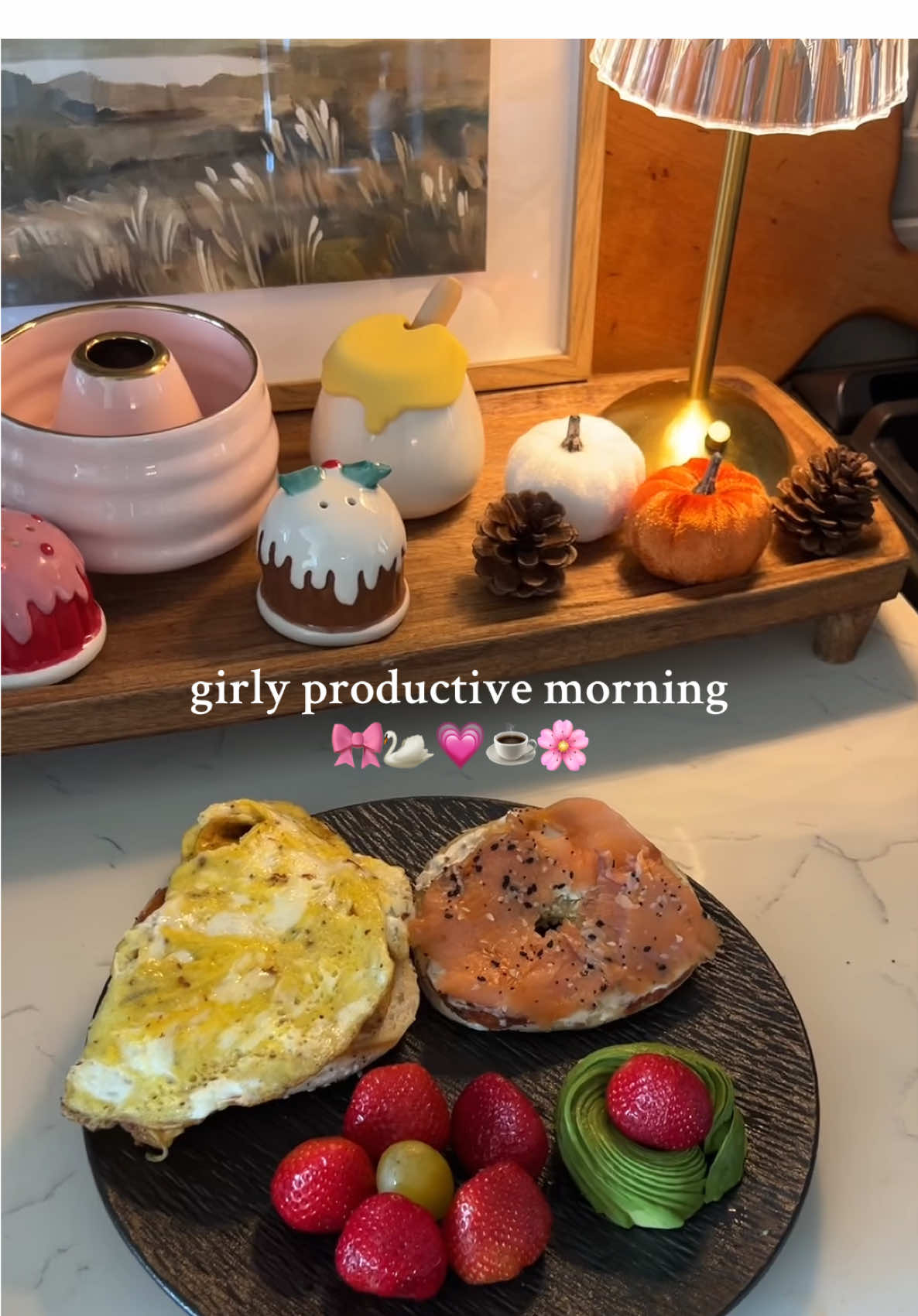 happy thursday besties ☀️🥯🍓💕 #girly #aesthetic #morningroutine #fyp #schoollife 
