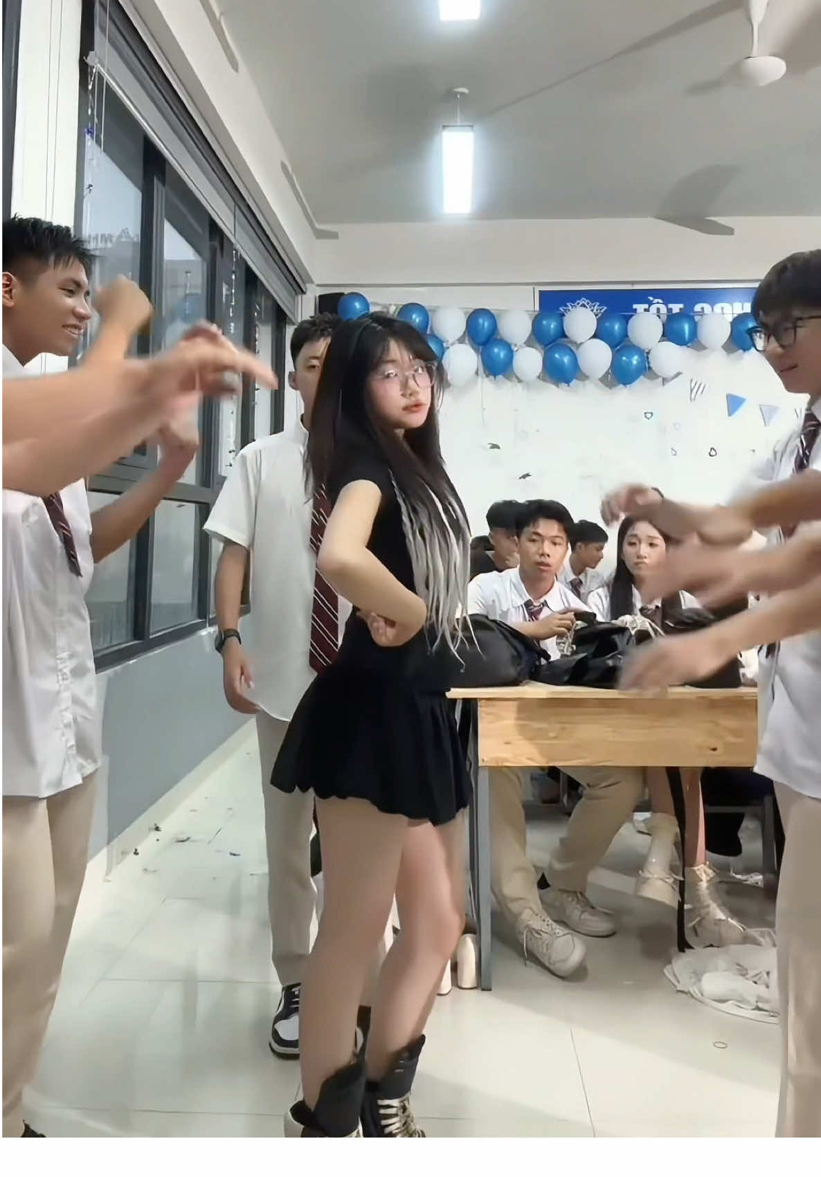 TUI ĐI LÀM KIỂU🤓🤓🤓#giatri#dilamcogivui 