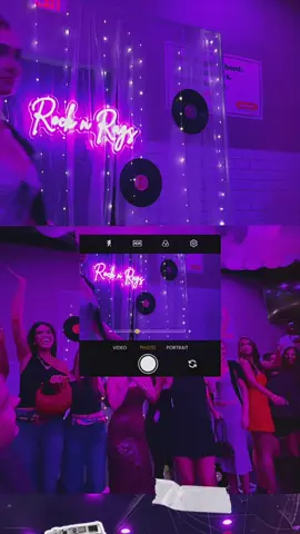 Rock N Rags turned Michael’s Grill into a runway 🍟💋 Retro diner vibes, real Chicago girls, and looks that stood out. #RockNRags #ChicagoStyle #FashionShowRecap #HighlandParkIL 