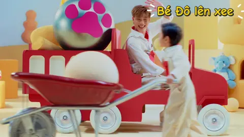 Lên xe về team anh đẹp trai này thoiii🛴 #DuongDomic  #nangbatconvechuyenlon #NutifoodGrowPLUStangcan 