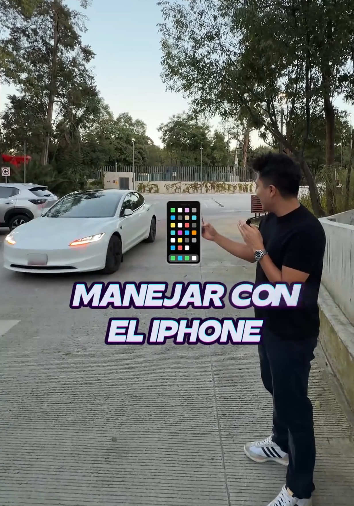 🤯💸 Cuánto cuesta que el Tesla se maneje solo? Review Full Self Driving #Tecnologia #iPhoneTips #Tesla #FSD #Futuro