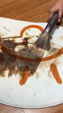 The UWANT Y-Series Fabric Cleaners - your ultimate solution for deep cleaning. The y200-S, the flagship model, combines cutting-edge steam technology and powerful suction to deliver an unmatched cleaning experience. #uwantphilippines #cleaning #uwanty200s #1015payday 