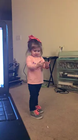 In honor of this video going crazy 3 years ago here she is again because I never get tired of hearing this sweet voice. I wish I could go back 😭 