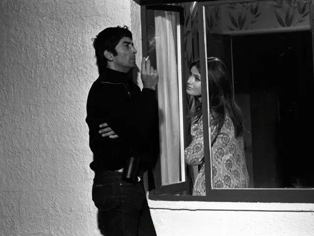 فتحت لك قلبي اللي قفلته عن الغير وغدا مكانك يسار صدري غالي عطيتك كل ما املك من محبه وتقدير ولك بقلبي حبٍ ماله اول ولا تالي مابي غيرك لو البشر على ضوابير مكتفي بك وبنيت يمك امالي #CapCut #explor #instagram #EK 