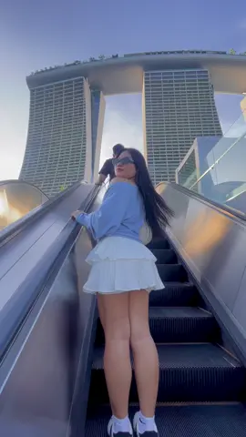 Singapore escalator trend❤️🇸🇬 #travel #fyp 