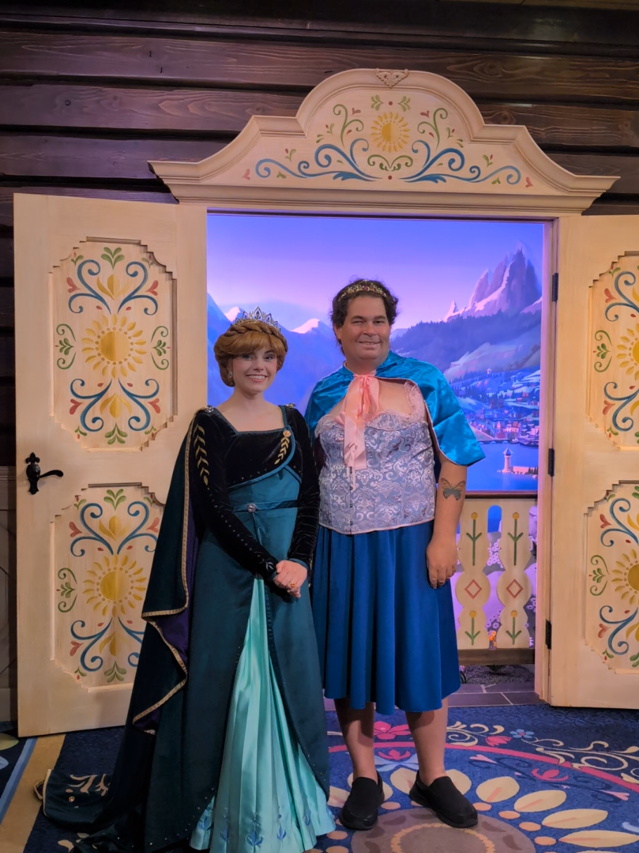 This was day one at Disney World meeting Anna the first day. #Disney #Frozen #Anna #fyp 