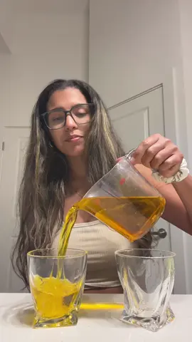 Here is a visual demonstration of what your body is trying to tell you, so save yourself by drinking vitimans that taste like candy #fyp #electrolytes #vitamins #hangovercure 